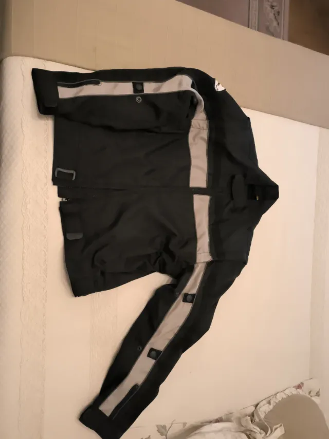 Chaqueta de moto con protecciones y forro