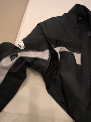 Chaqueta de moto con protecciones y forro