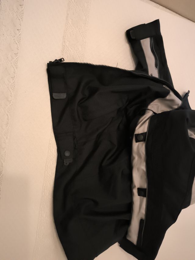 Chaqueta de moto con protecciones y forro