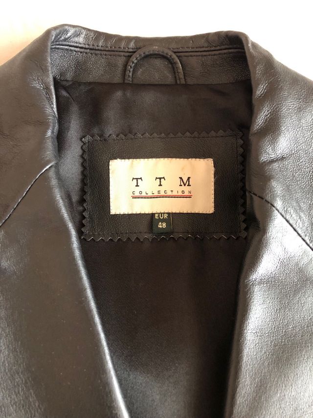 Chaqueta de piel TTM Negra 