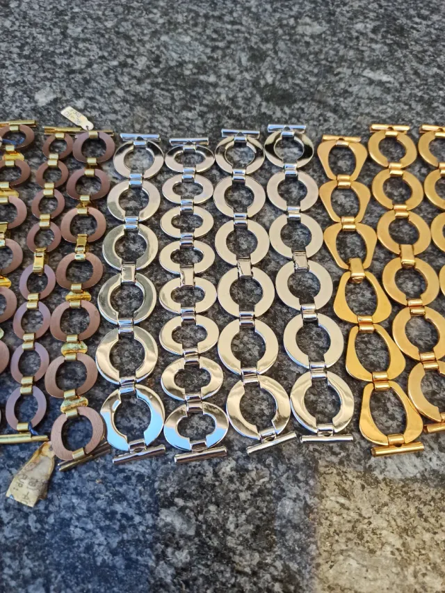 LOTE 13 CORREAS DE RELOJ NUEVAS.