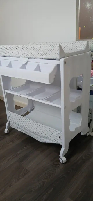 Mueble cambiador bebé con bañera