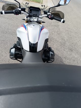 BMW R1250R