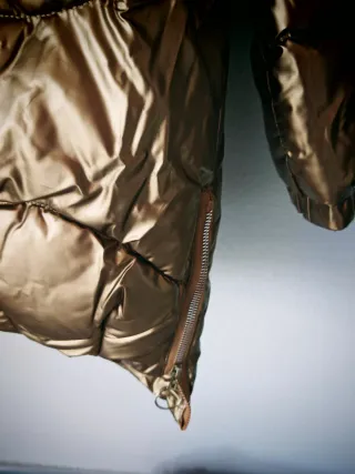 Chaquetón acolchado dorado sin estrenar