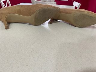 Zapatos beige cómodos