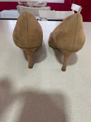 Zapatos beige cómodos