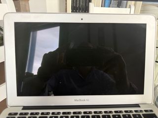 Apple MacBook Air 4,1 Plata