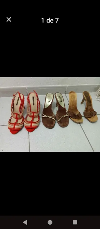 Sandalias de fiesta doradas y rojas