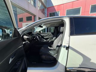 Peugeot 3008 Hybrid 225 e-EAT8 Allure