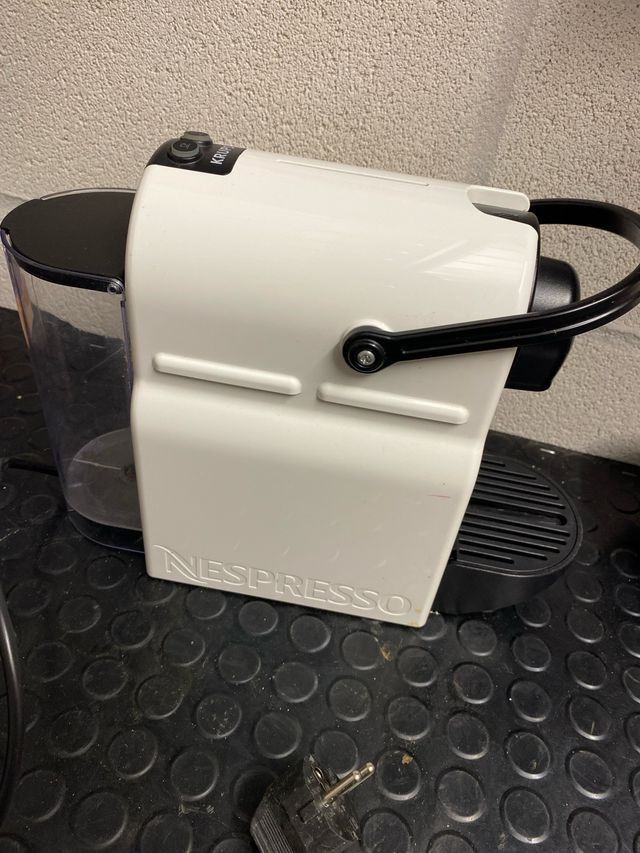 Cafetera Nespresso Krups Inissia Blanca
