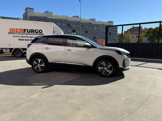 Peugeot 3008 Hybrid 225 e-EAT8 Allure