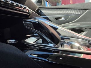 Peugeot 3008 Hybrid 225 e-EAT8 Allure