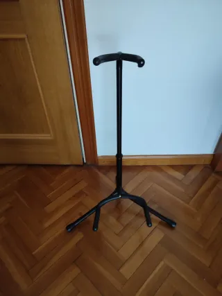 Guitarra Clásica Alhambra 4P funda pie set cuerdas