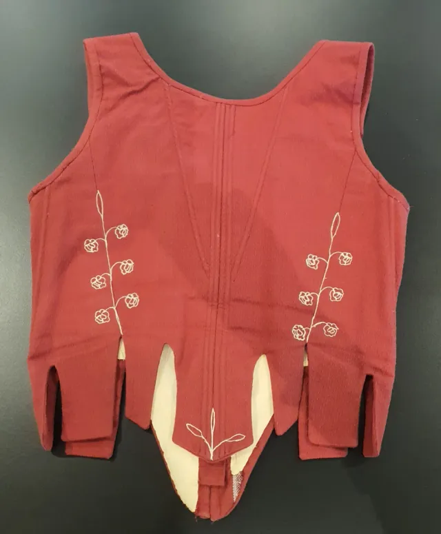 Coteta Valenciana S. XVIII con bordado en cadeneta