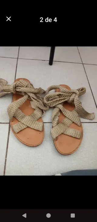 Sandalias Bimba y Lola doradas y marrones