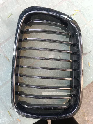 Rejilla Delantera Derecha BMW E46