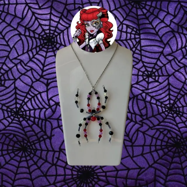 Collar de araña inspirado en Operetta