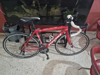 Bicicleta de carretera Stevens Roja