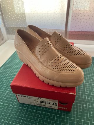 Zapato Wonders Beige Talla 40