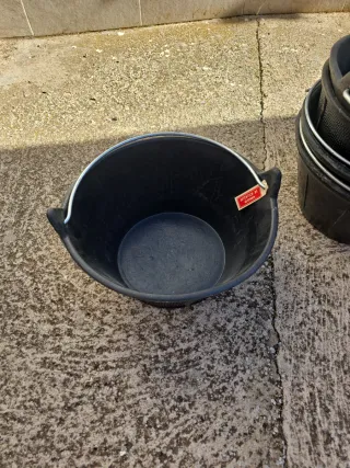 Cubos de obra de goma por unidad 7€ Lote 30€