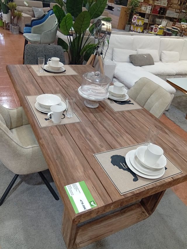 Mesa de madera maciza estilo country
