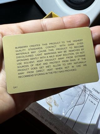 Cinturón Bbbry , elegante y llamativo .