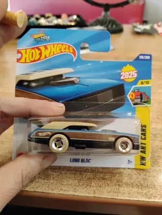 10 auto Hot Wheels