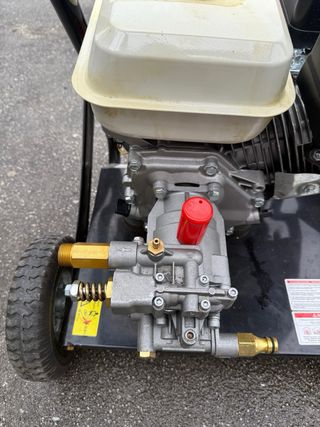 Hidrolimpiadora a gasolina averiada