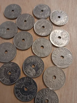 16 Monedas Españolas 25 Céntimos