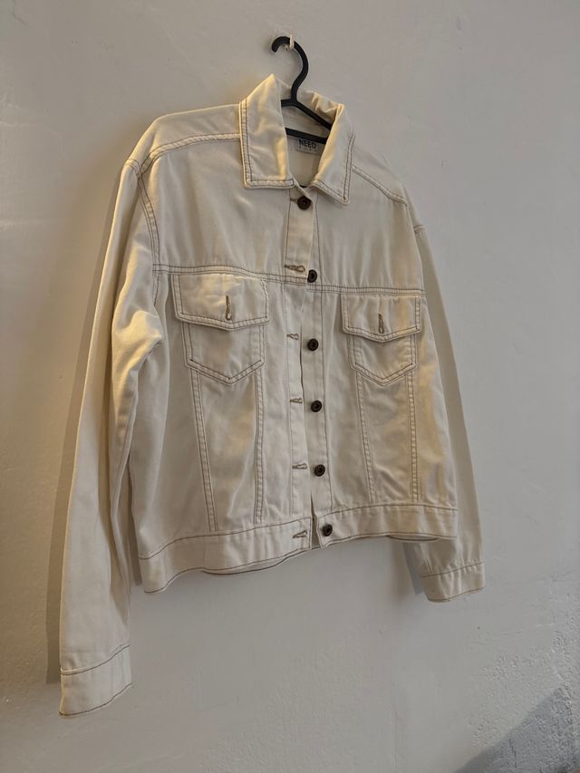 Campera denim blanca NEED