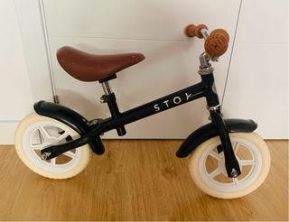 Bicicleta de equilibrio STOY negra