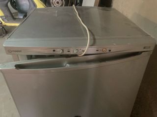 Congelador Indesit pequeño