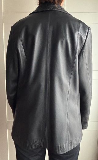 Chaqueta de piel negra