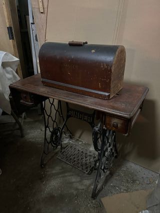 HASTA 15 DICIEMBRE Máquina de coser Singer vintage