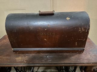 HASTA 15 DICIEMBRE Máquina de coser Singer vintage