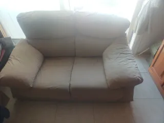 Sofá de 2 plazas beige