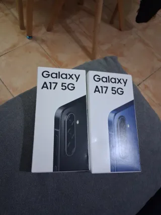 Samsung Galaxy A17 5G (Negro y Azul)