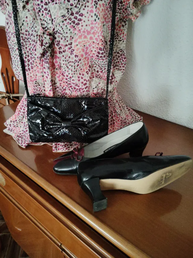 Lote Zapatos Piel Talla 36 y Bolso Lazo Negro band