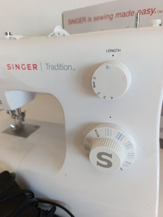 Máquina de coser Singer Tradition 2282