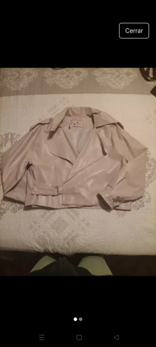 Chaqueta de cuero beige