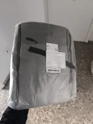 Mochila gris nueva de Temu