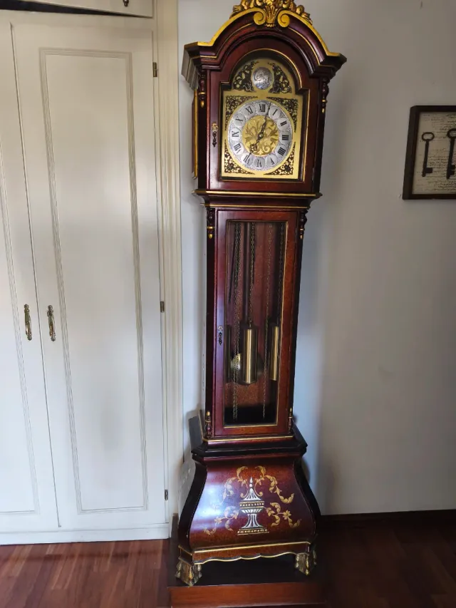 Reloj de Carrillón de Madera Oscura