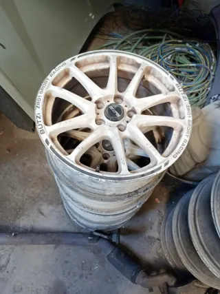 Juego de Llantas 17 pulgadas Opel para reparar