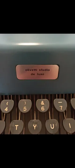 Máquina de escribir Olivetti Studio de Luxe