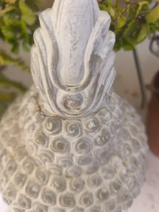 Figura Buda Cerámica Gris y Blanca