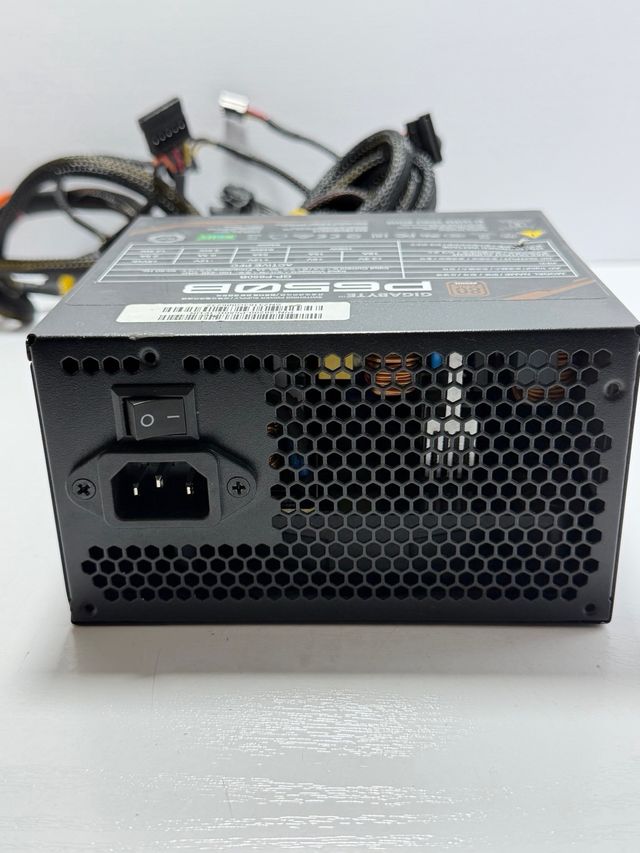 Alimentatore Gigabyte 650W