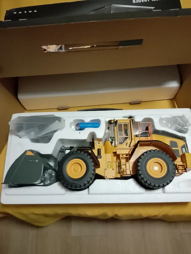 Cargadora Volvo L260H RC V2