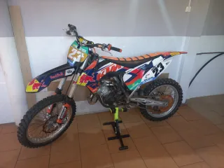 Moto de Cross KTM 125SX año 2016.