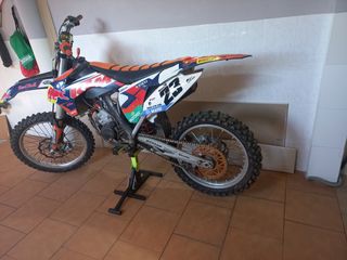 Moto de Cross KTM 125SX año 2016.
