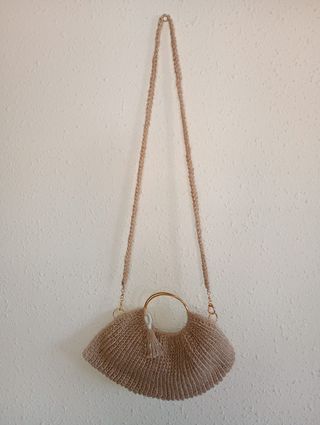 Bolso de mano tejido yute con aro dorado